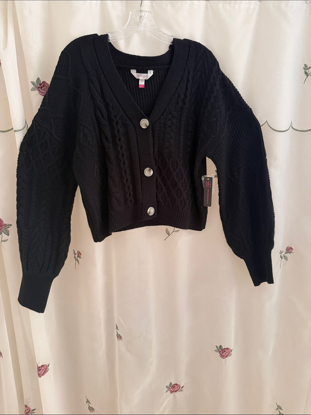 No Boundaries Black Cable Knit V-Neck Button Cropped Cardigan